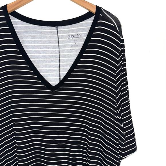 Torrid Super Soft Black V-Neck Striped Short Sleeve Knit Tunic Size 4X - Picture 2 of 9